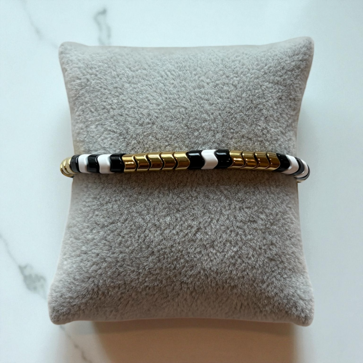 Black White and Gold Wavy Spacer Bead Bracelet