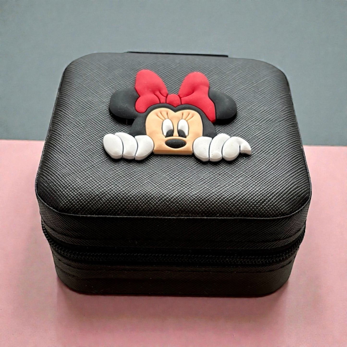 Minnie - Black