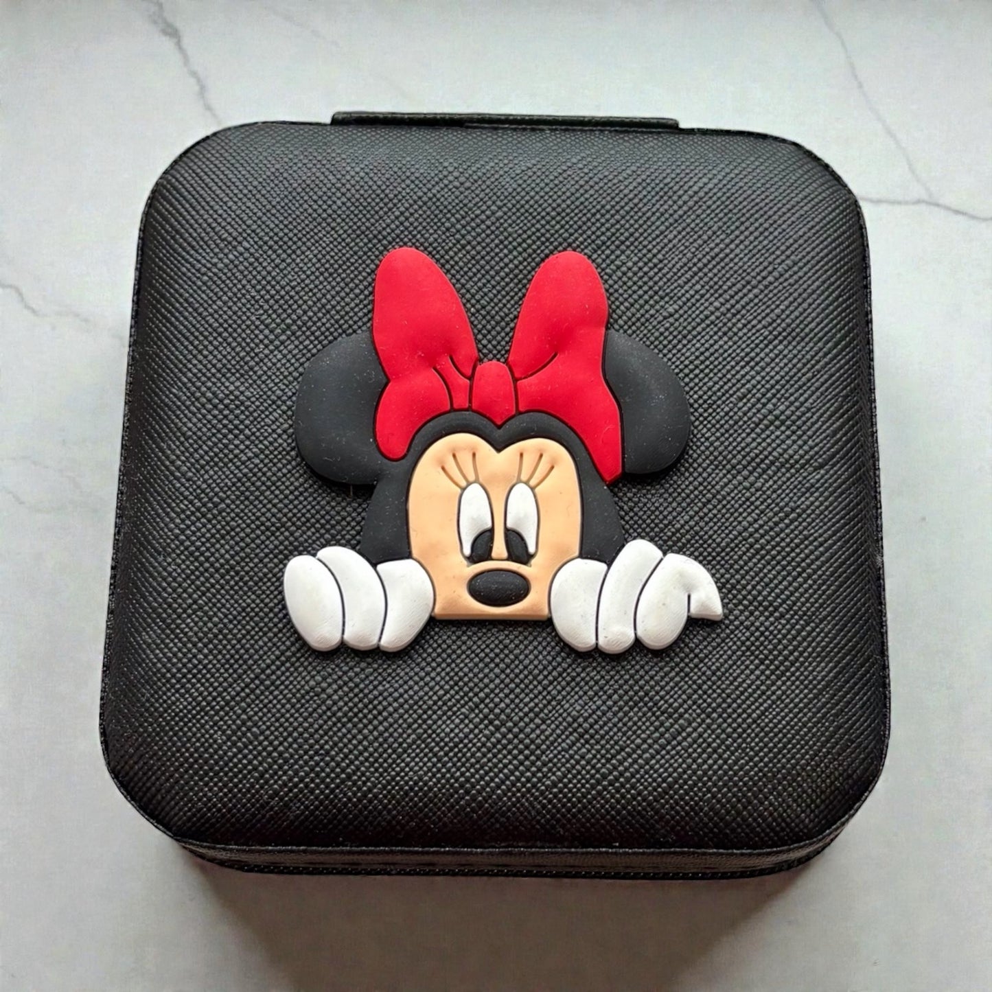 Minnie - Black